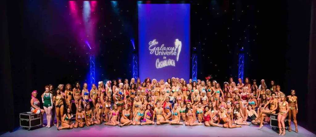 Ash with pagent girls group shot